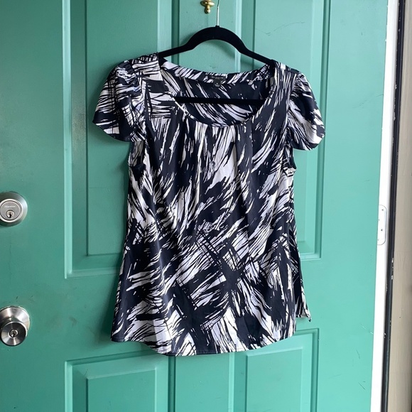 Ann Taylor size 6 black and white top - Picture 1 of 6